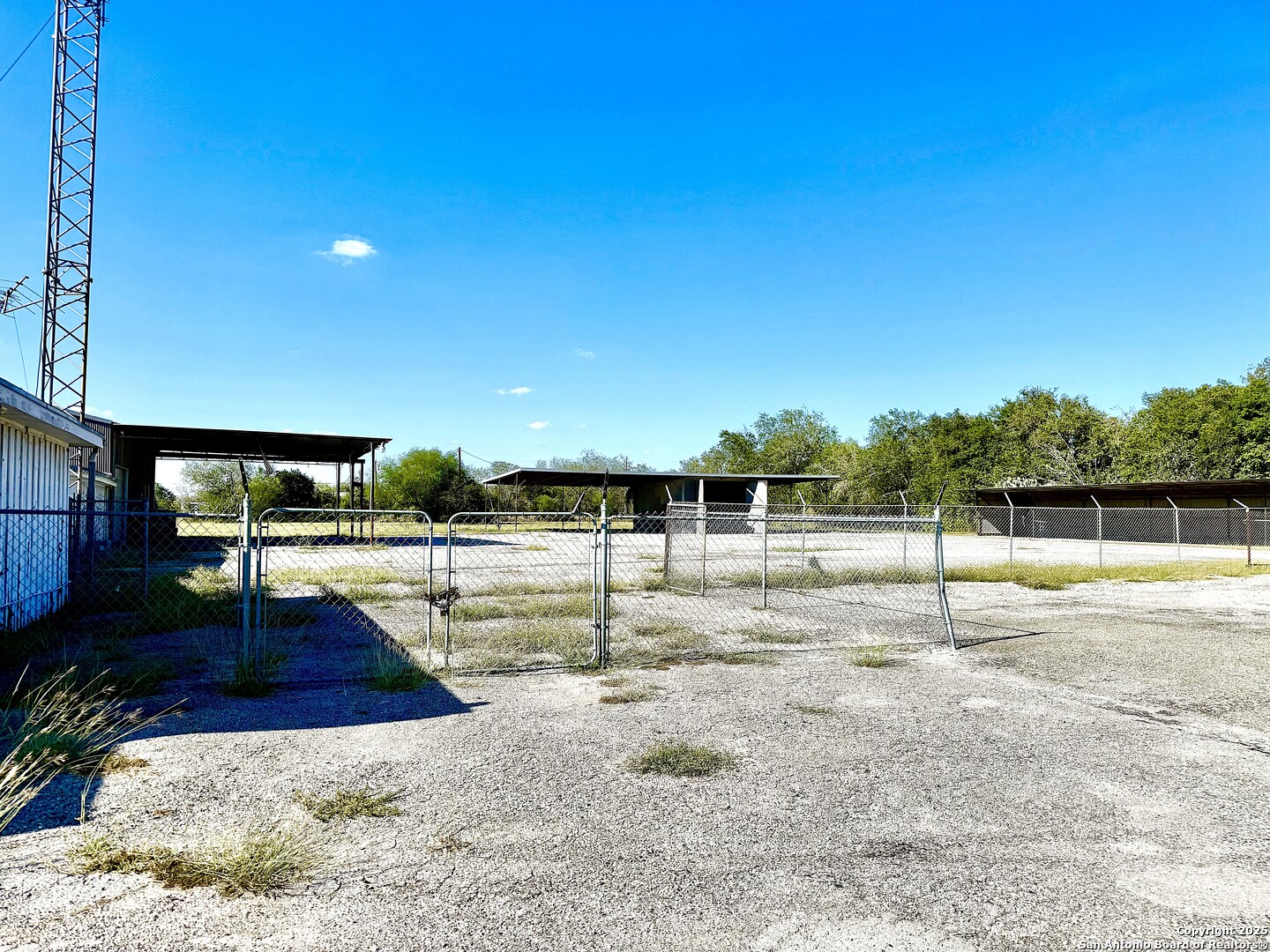 1500 W Corpus Christi Beeville TX 78102