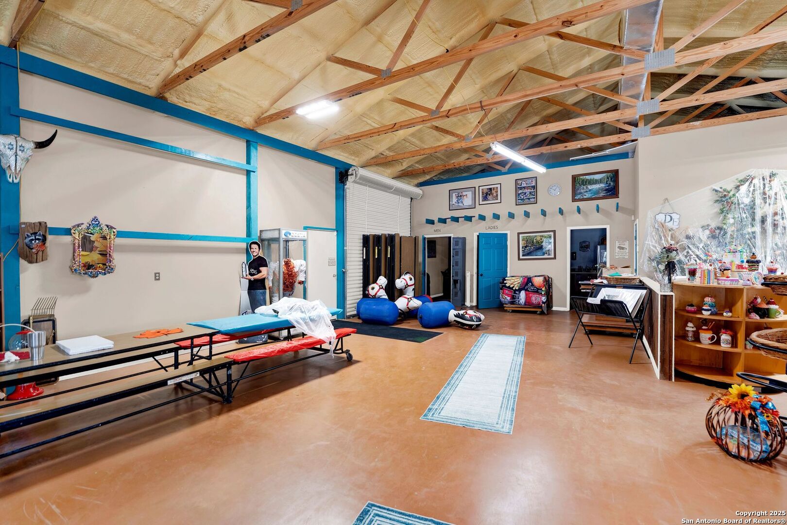 1877 County Road 4713 Lacoste TX 78039