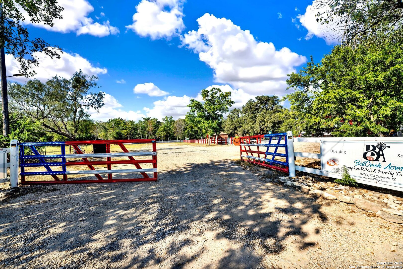 1877 County Road 4713 Lacoste TX 78039