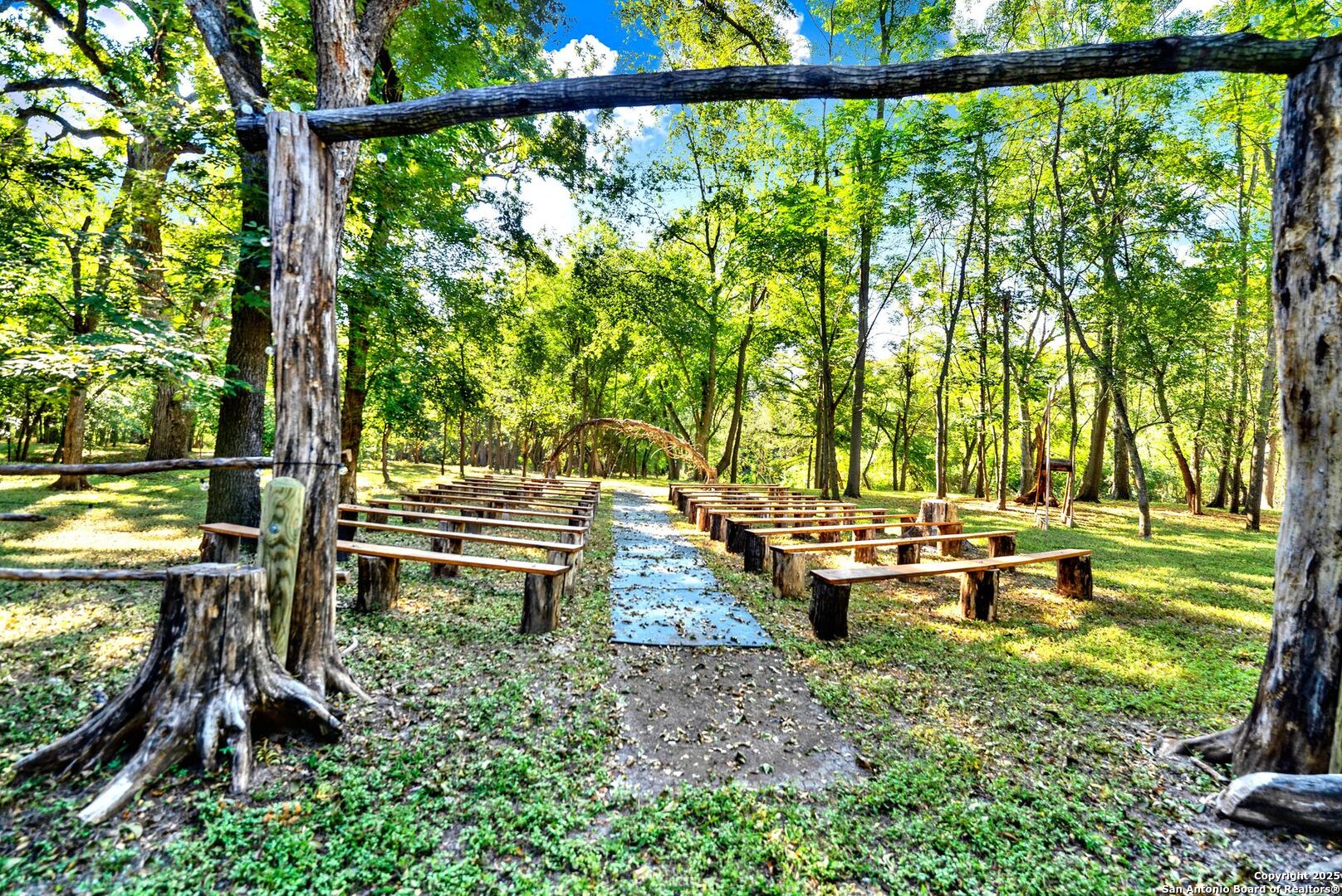 1877 County Road 4713 Lacoste TX 78039