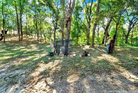 1877 County Road 4713 Lacoste TX 78039