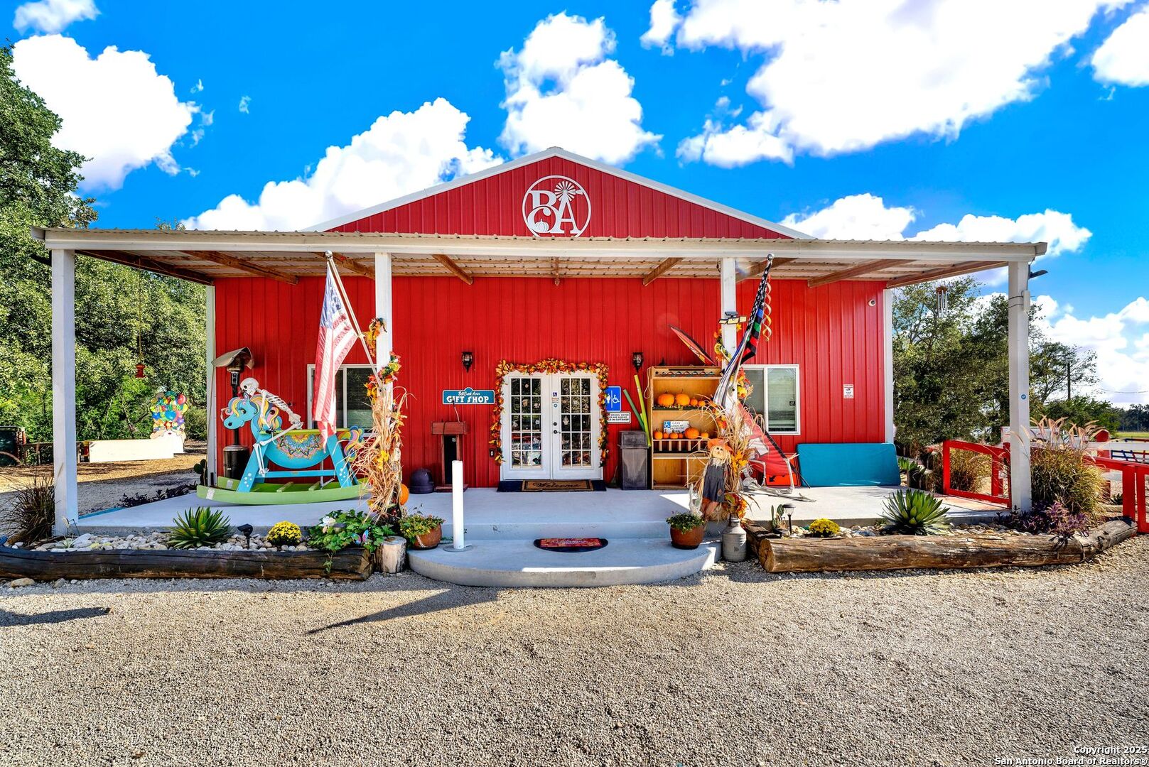 1877 County Road 4713 Lacoste TX 78039