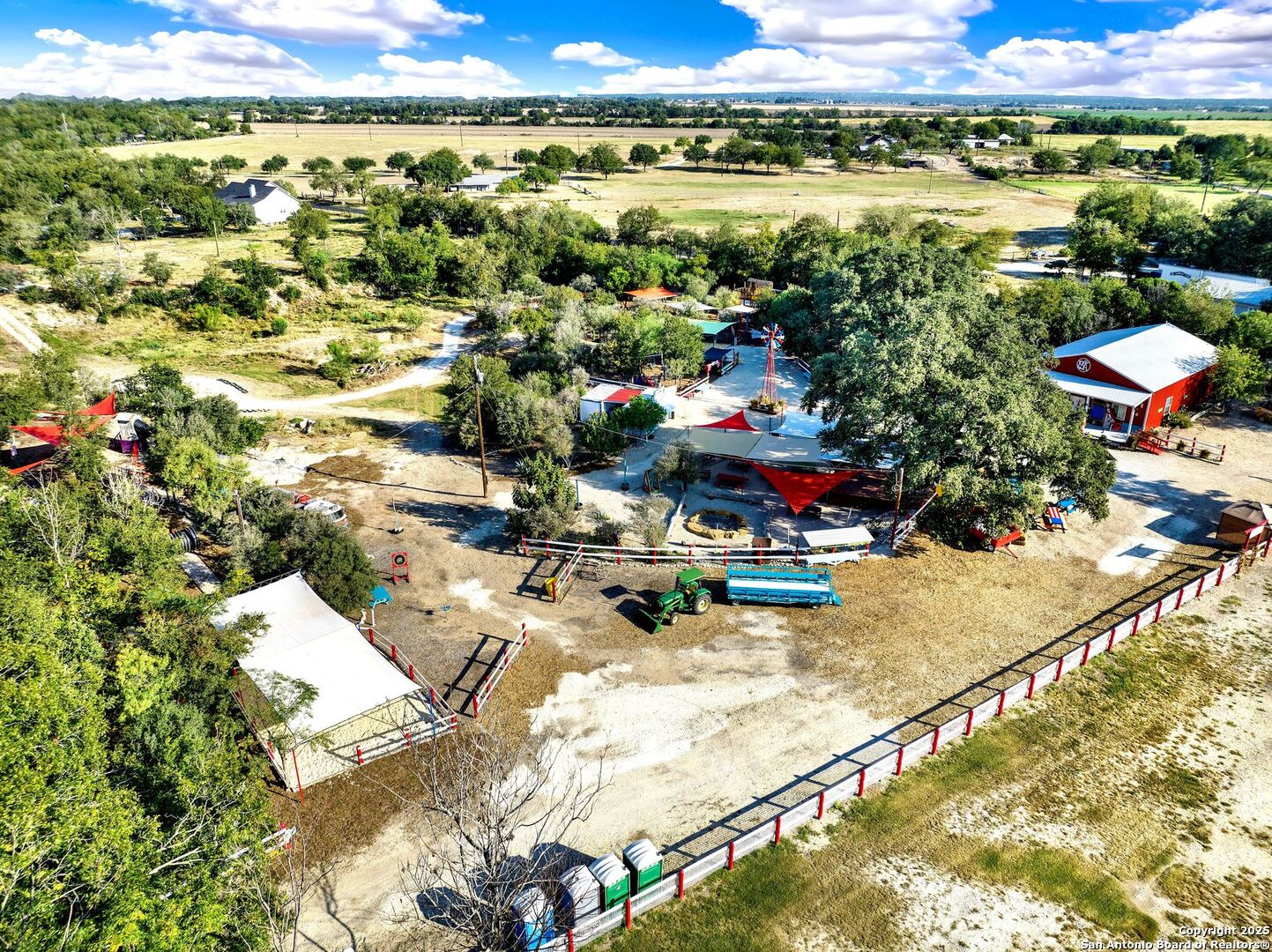 1877 County Road 4713 Lacoste TX 78039