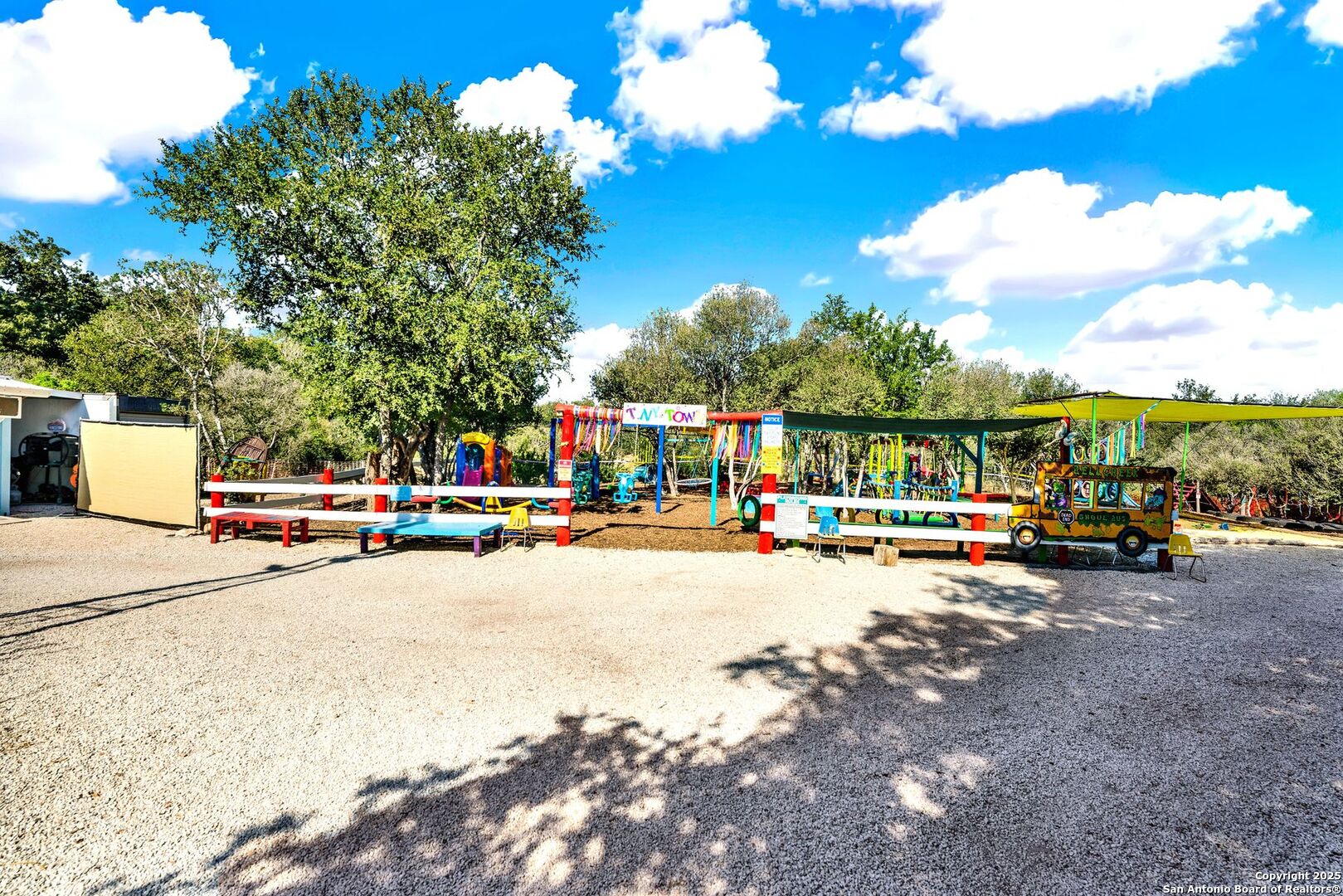 1877 County Road 4713 Lacoste TX 78039