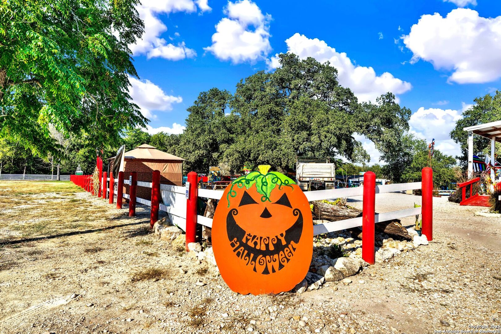 1877 County Road 4713 Lacoste TX 78039