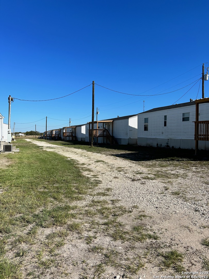 6542 County Road 152 Kenedy TX 78119