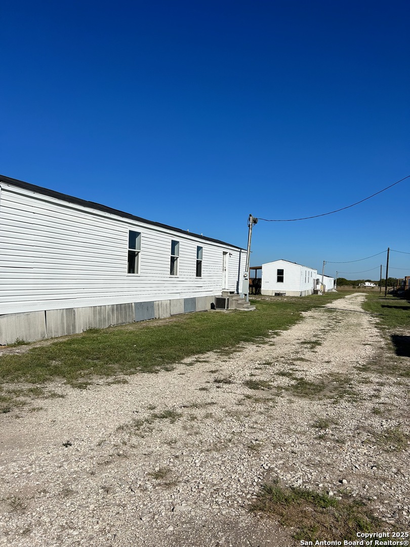 6542 County Road 152 Kenedy TX 78119