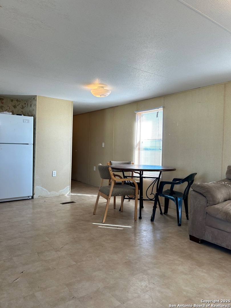 6542 County Road 152 Kenedy TX 78119