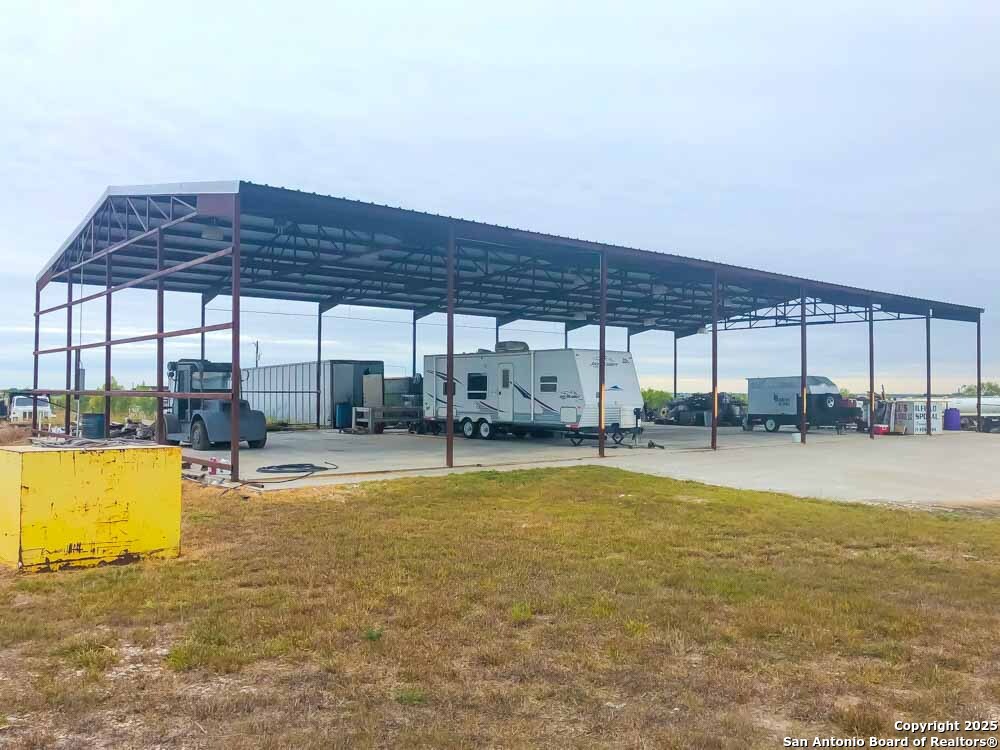 6542 County Road 152 Kenedy TX 78119