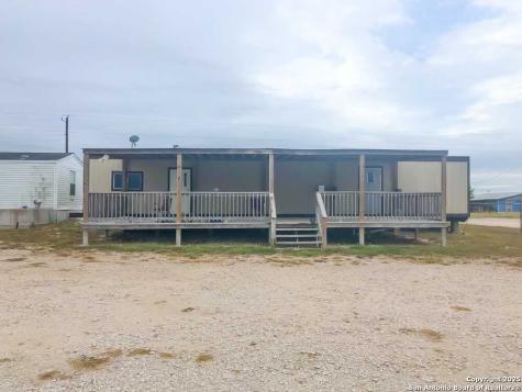 6542 County Road 152 Kenedy TX 78119