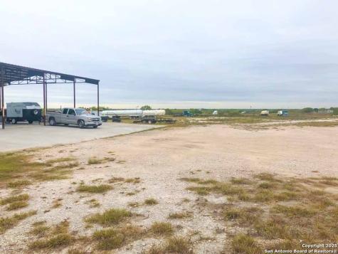 6542 County Road 152 Kenedy TX 78119