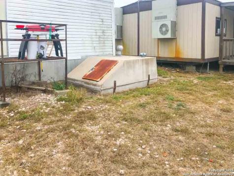 6542 County Road 152 Kenedy TX 78119
