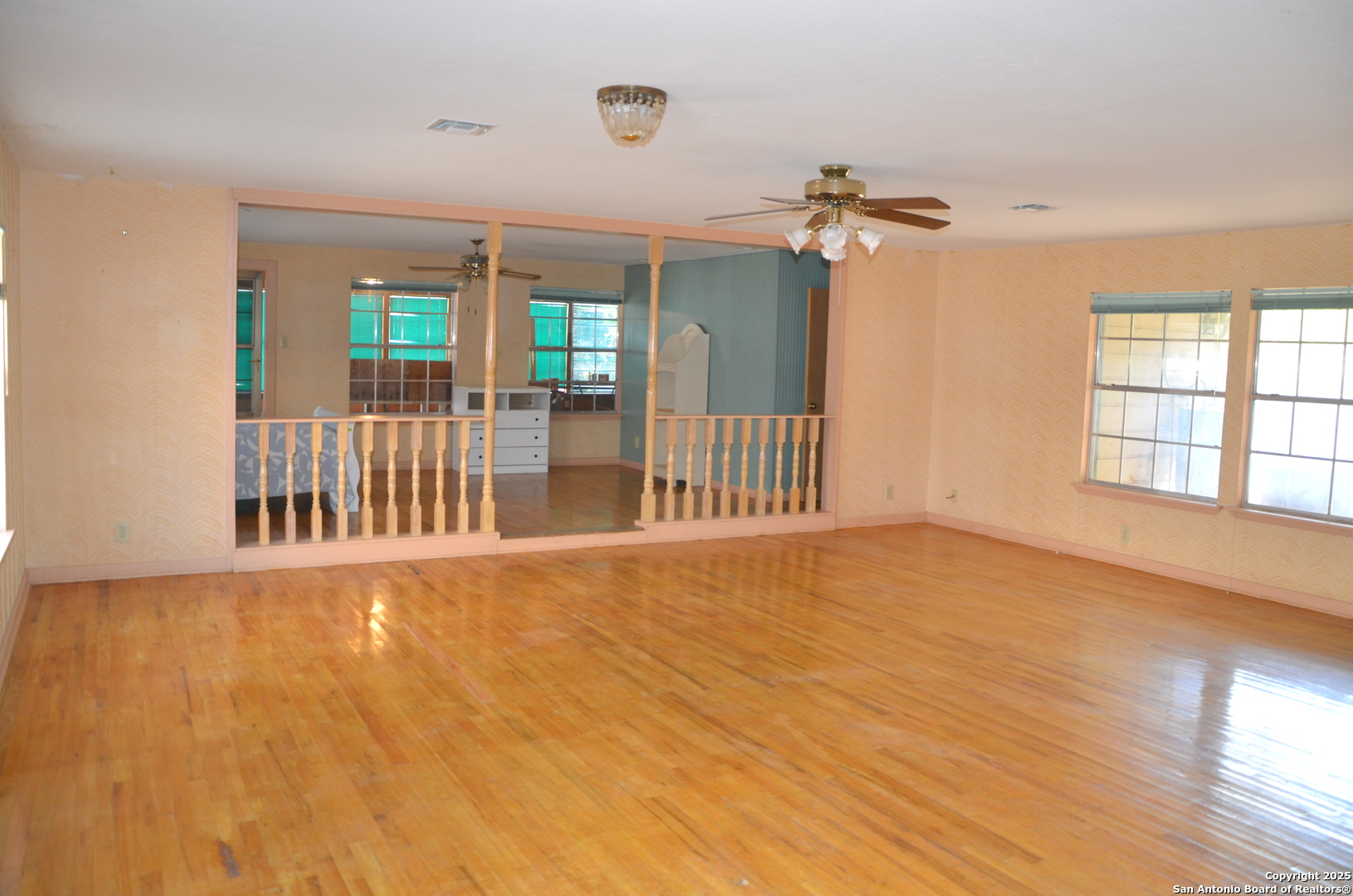 708 N Teel Devine TX 78016