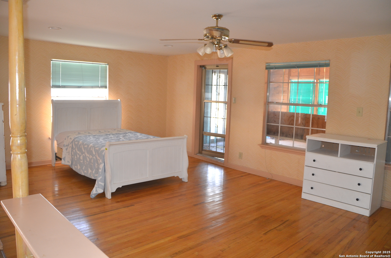 708 N Teel Devine TX 78016