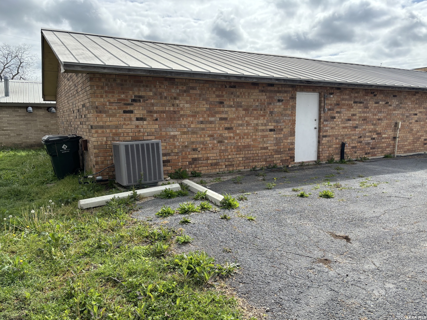 410 E Gonzales Seguin TX 78155