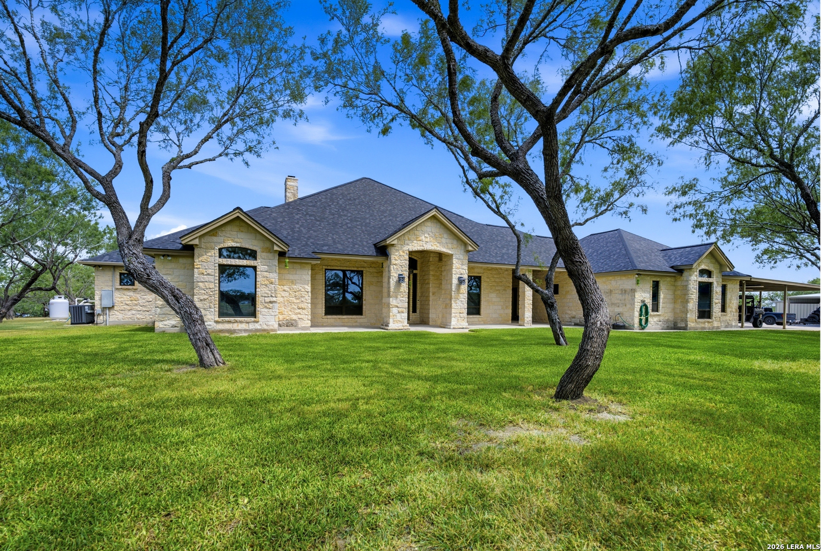 1958 County Road 237 Falls City TX 78113