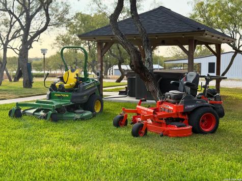 1958 County Road 237 Falls City TX 78113