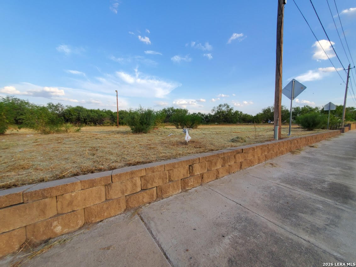 1501 1st Carrizo Springs TX 78834