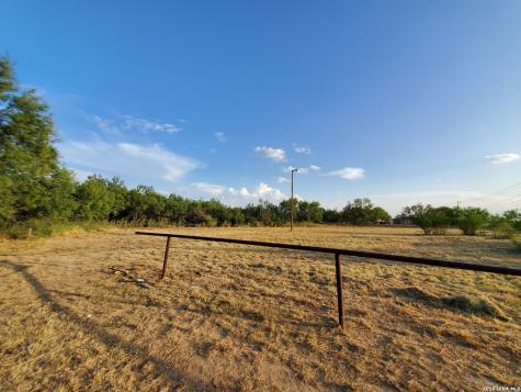 1501 1st Carrizo Springs TX 78834
