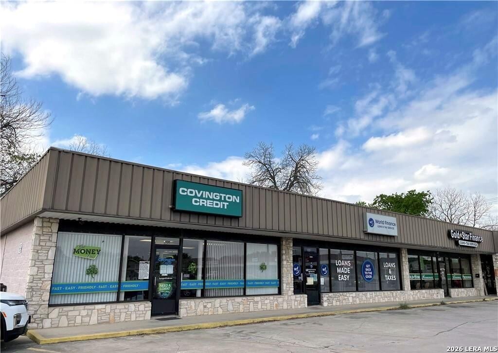 412 N King Seguin TX 78155