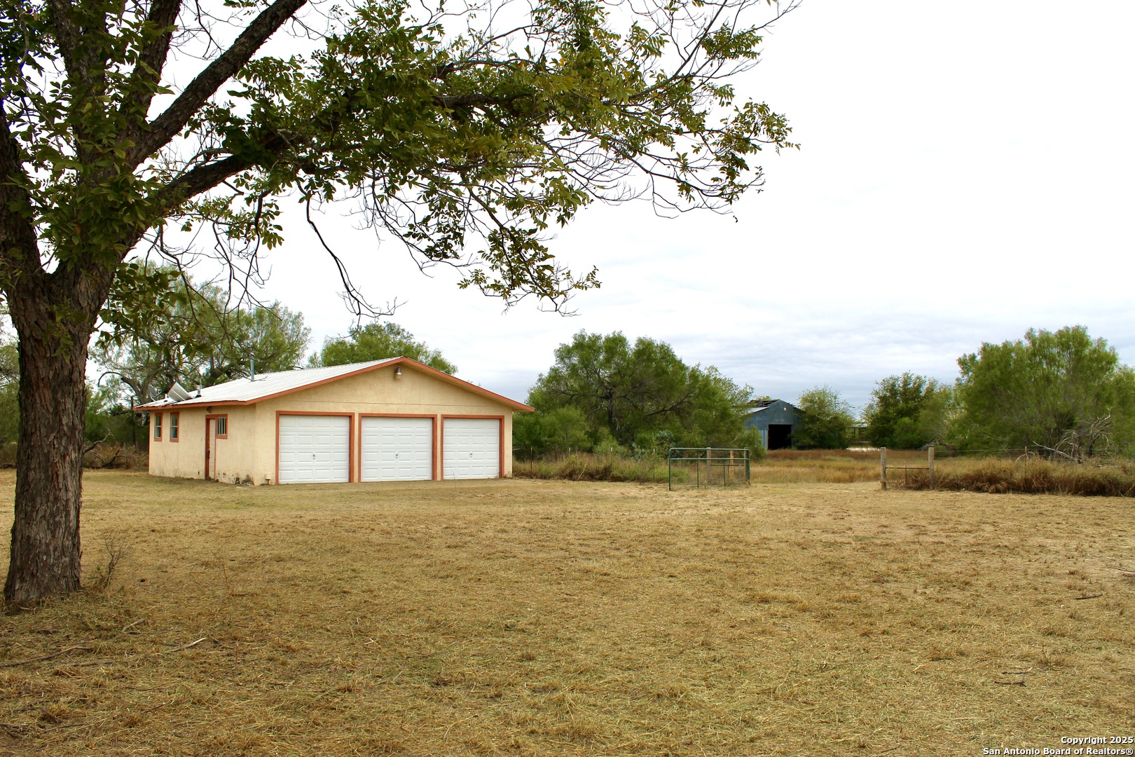 000 Fm 462 S Yancey TX 78886