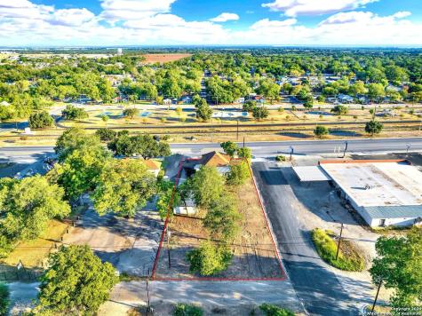 1901 19th Street Hondo TX 78861