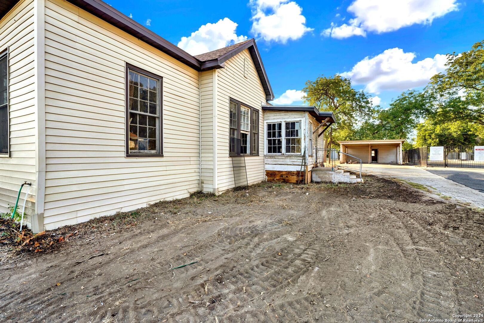 1901 19th Street Hondo TX 78861