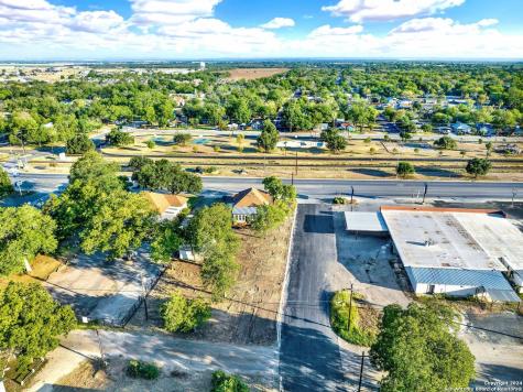 1901 19th Street Hondo TX 78861
