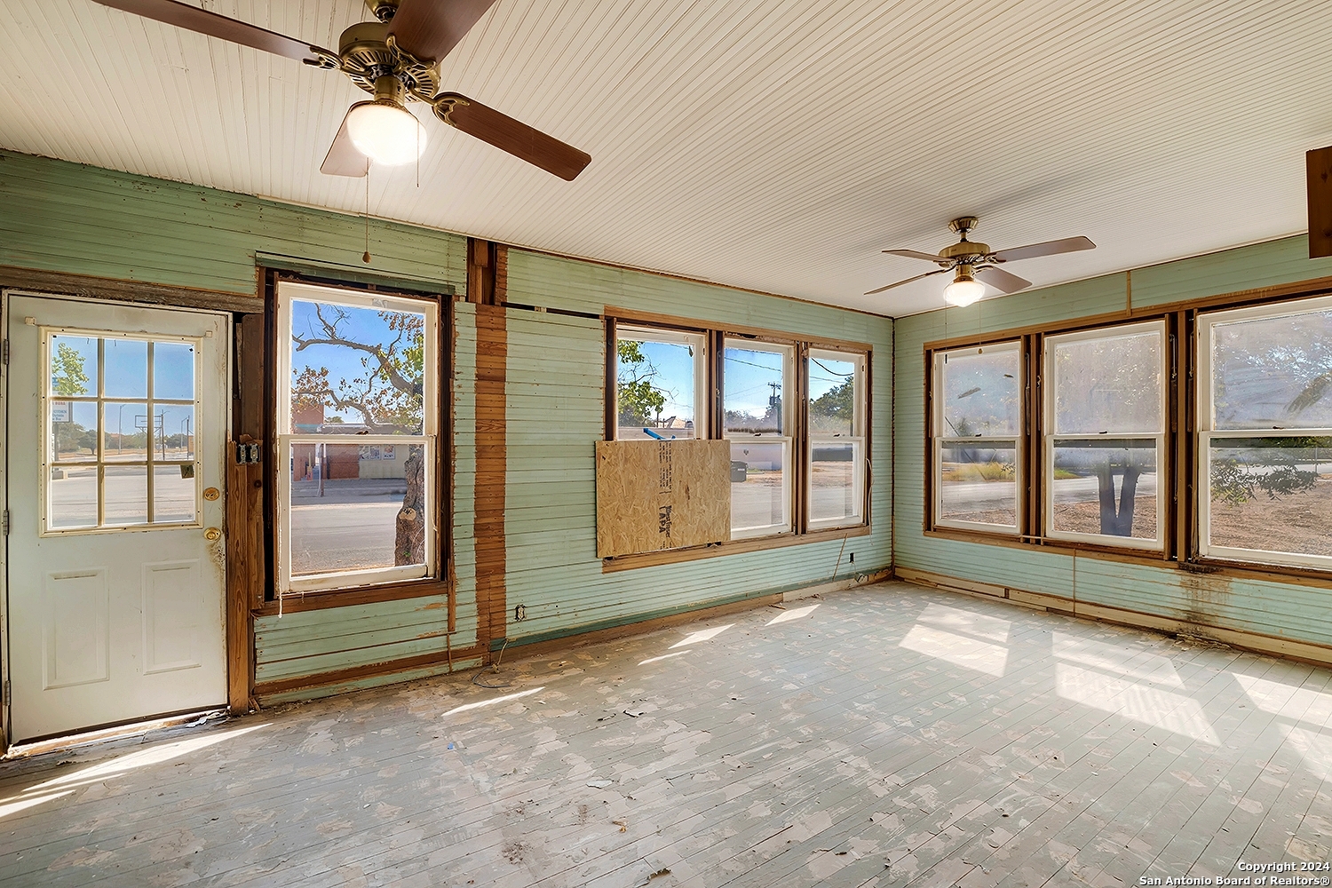 1901 19th Street Hondo TX 78861