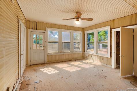 1901 19th Street Hondo TX 78861