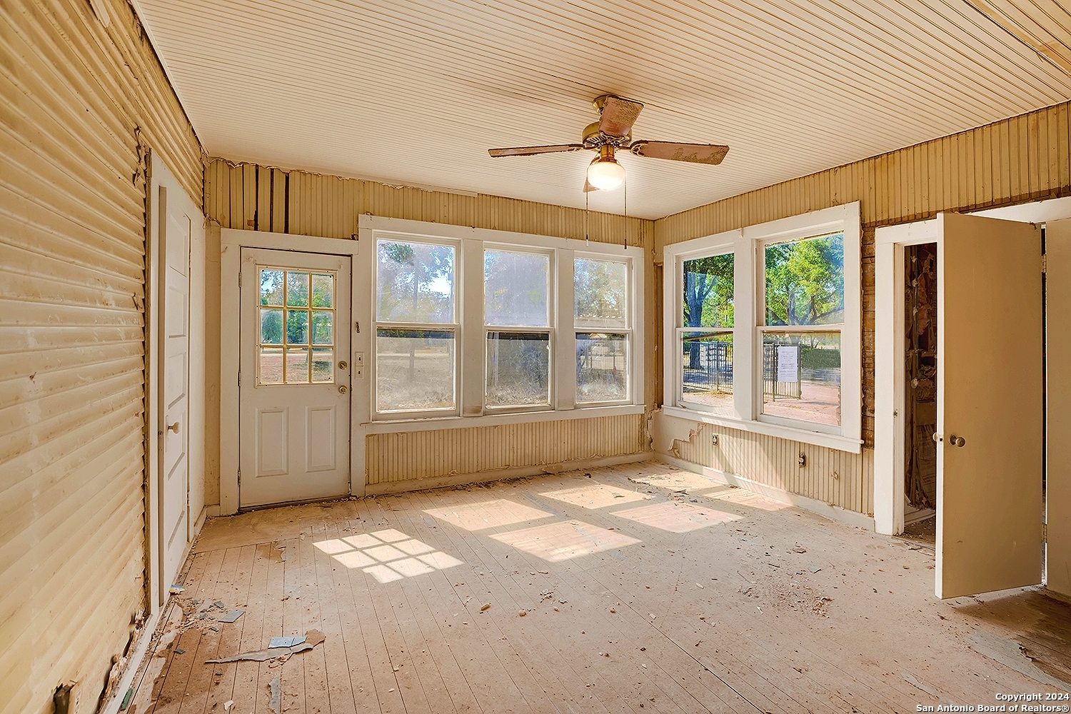 1901 19th Street Hondo TX 78861