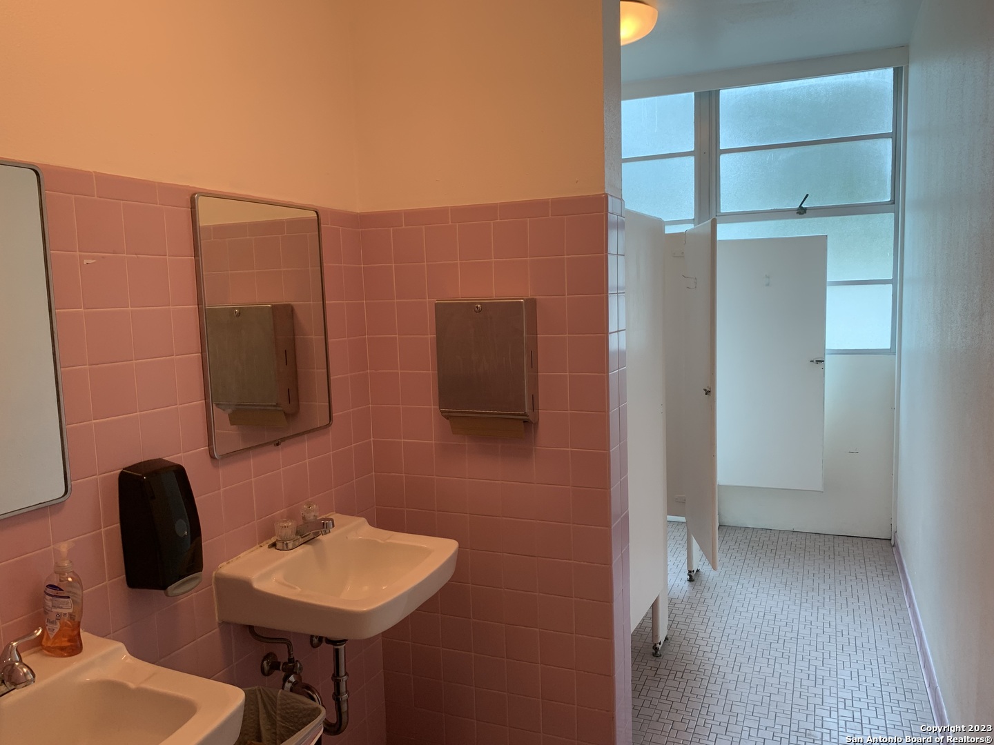 4611 San Pedro Avenue San Antonio TX 78212