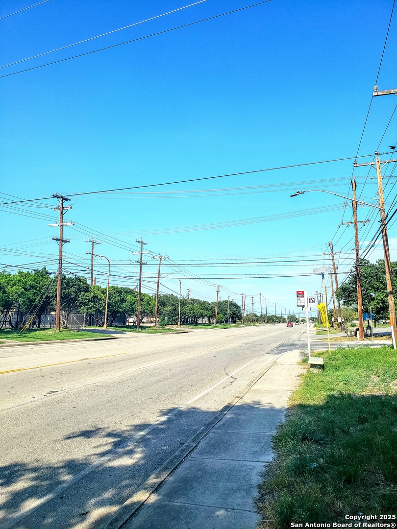 4846 E Houston San Antonio TX 78220