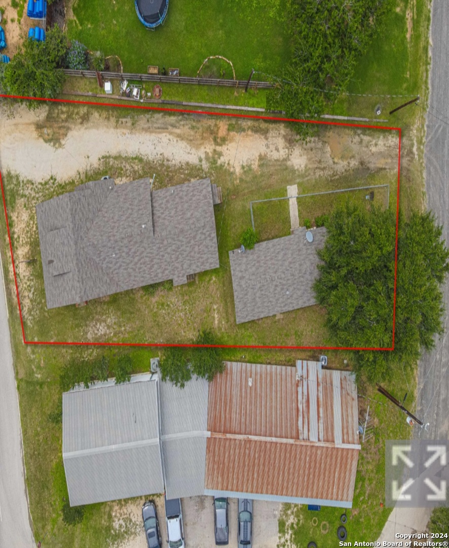 117 S Storts Poth TX 78147