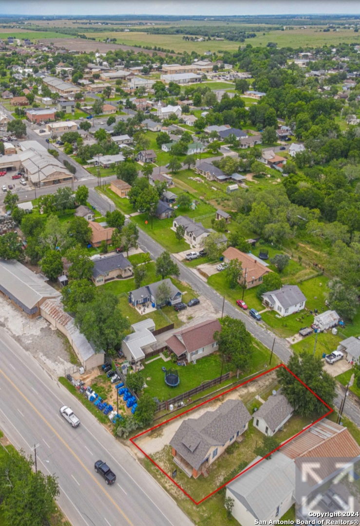 117 S Storts Poth TX 78147