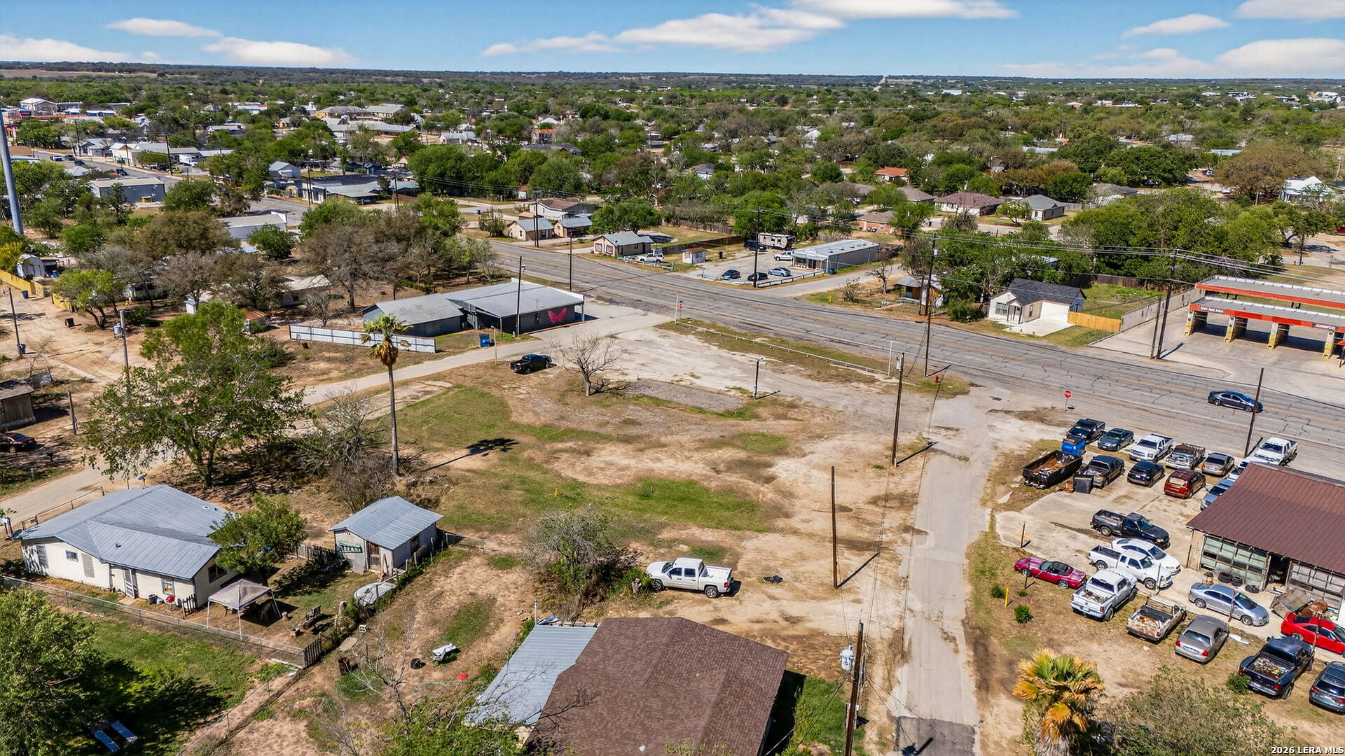 518 N Teel Devine TX 78016