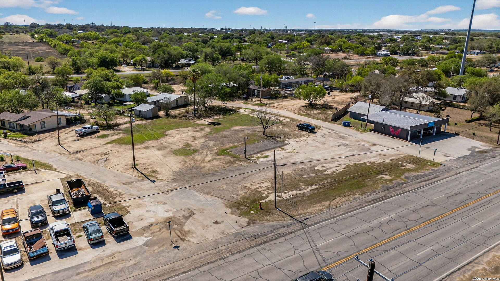 518 N Teel Devine TX 78016