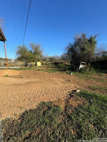 606 N Main Cotulla TX 78014