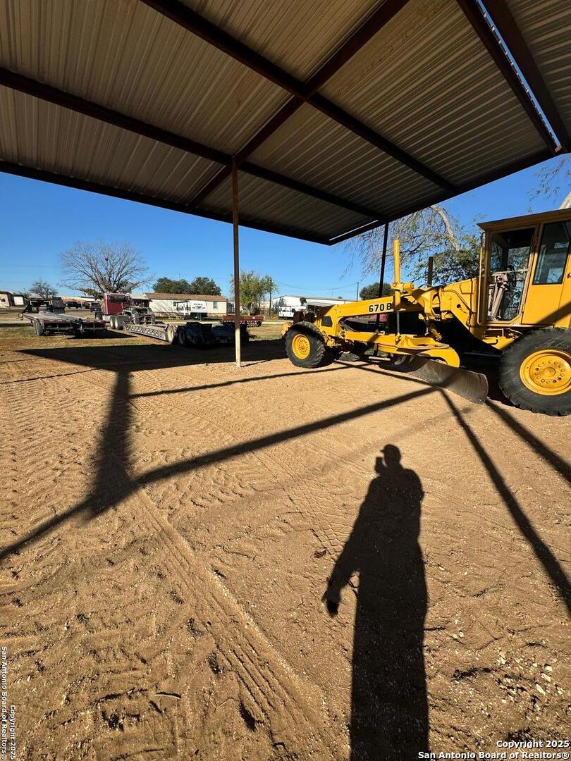 606 N Main Cotulla TX 78014