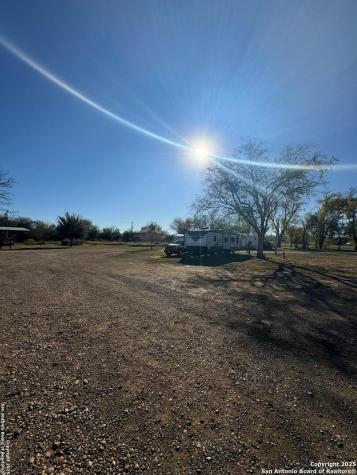 606 N Main Cotulla TX 78014