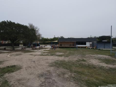 1600 S General Mcmullen San Antonio TX 78237