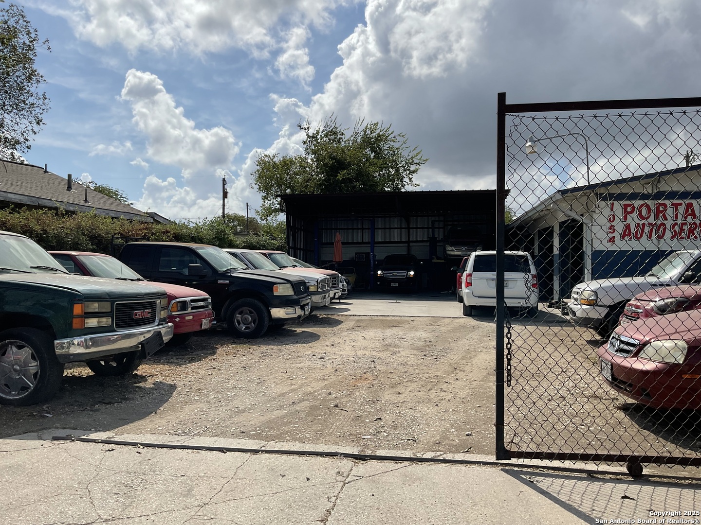 1414 N Zarzamora San Antonio TX 78207