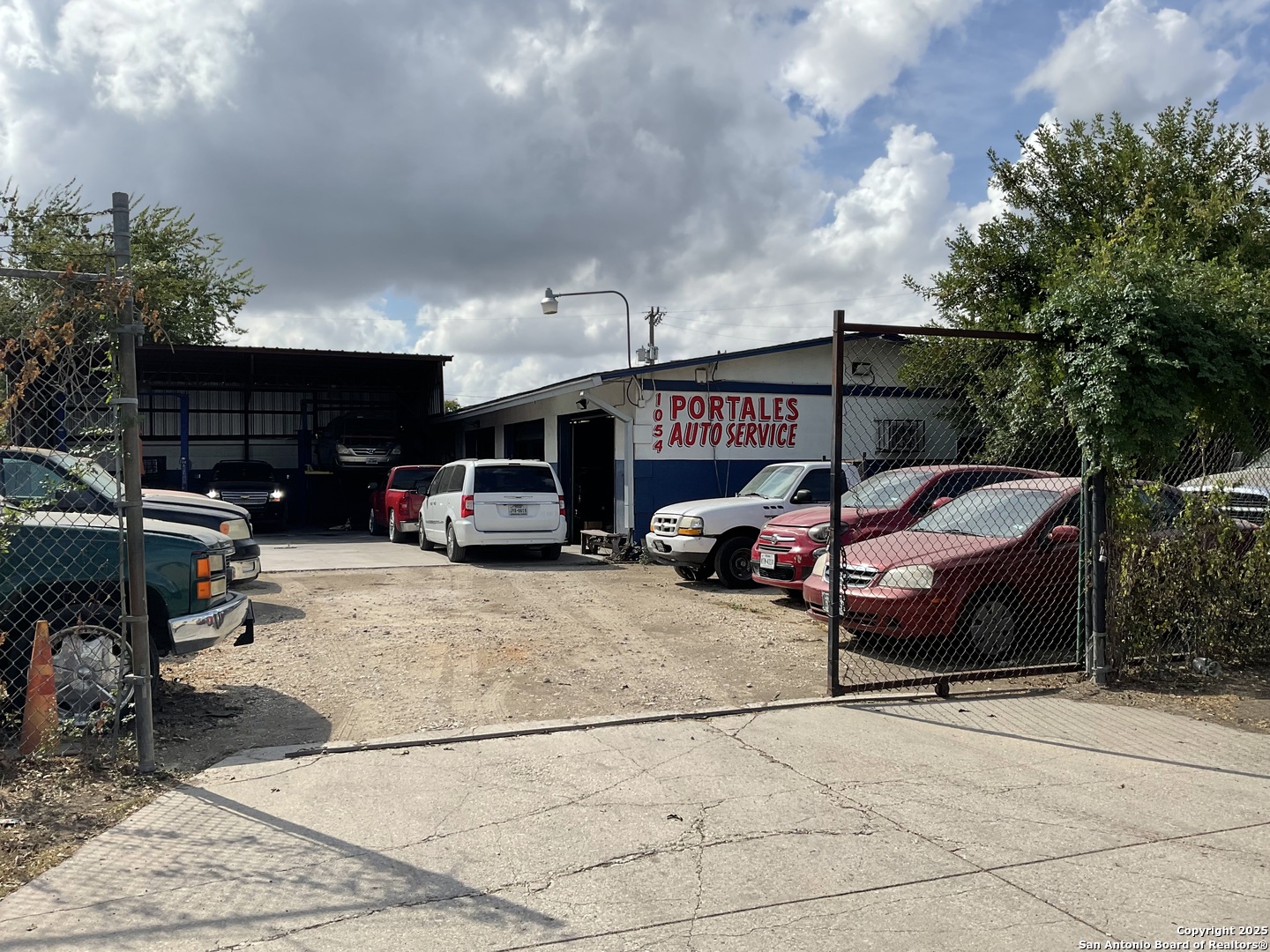 1414 N Zarzamora San Antonio TX 78207