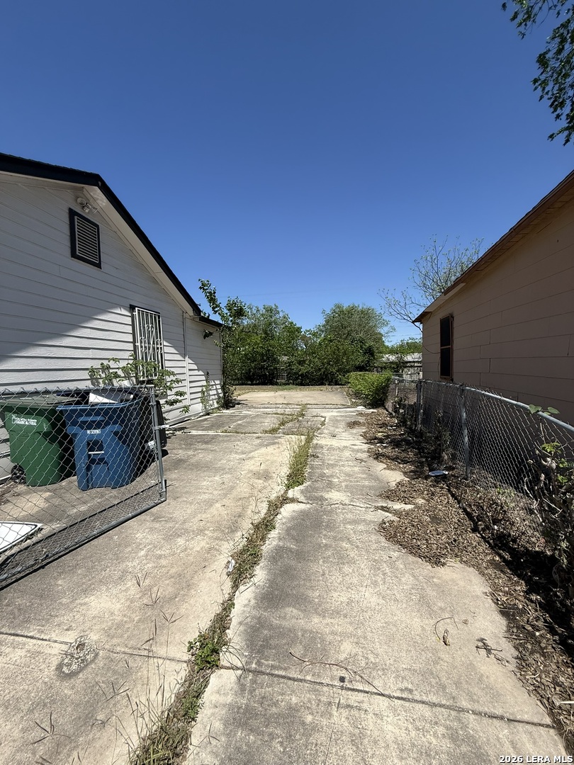 2743 Culebra San Antonio TX 78228