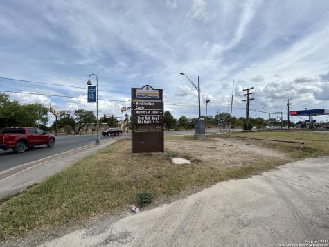 3211 Roosevelt San Antonio TX 78214