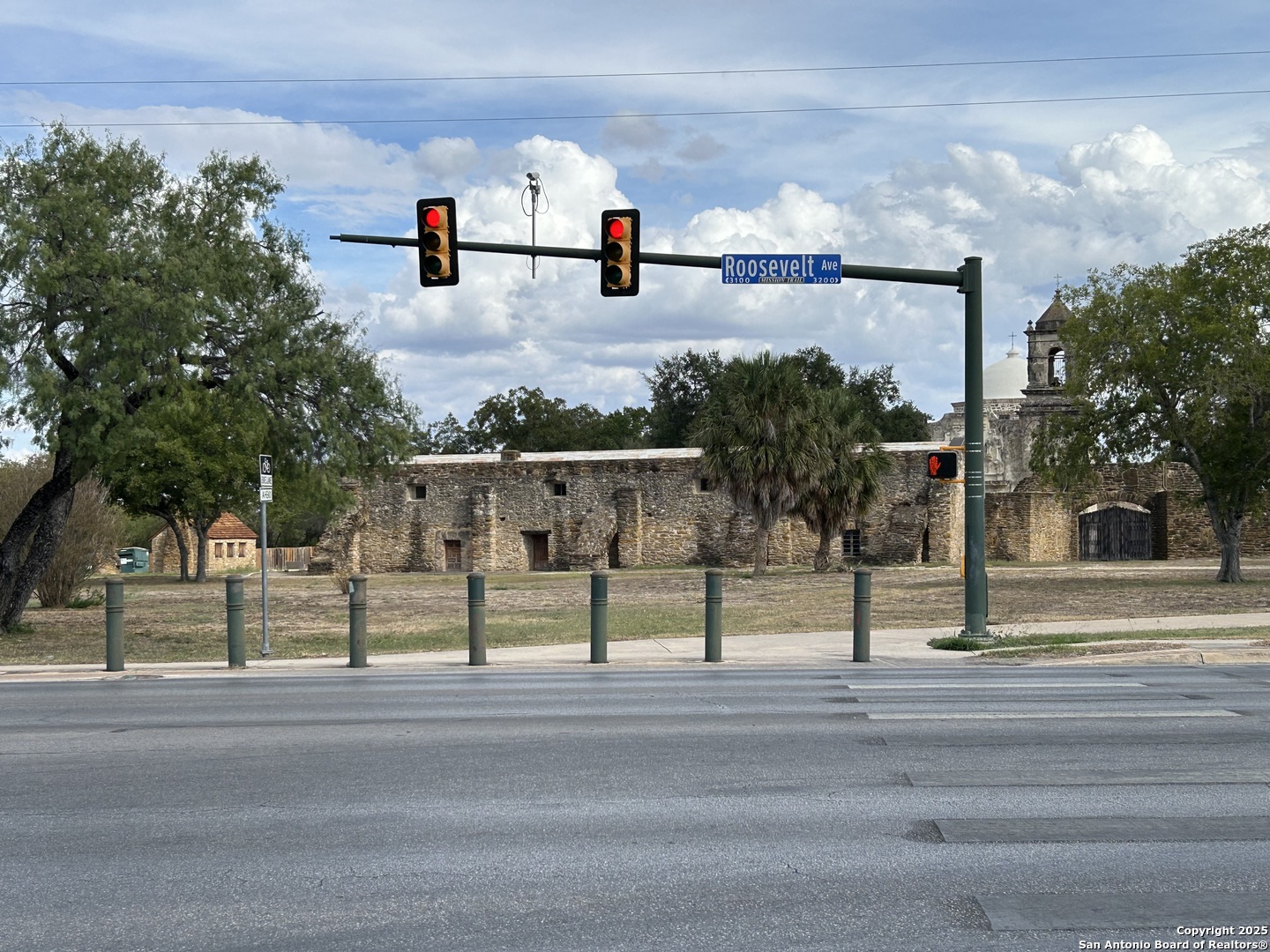 3211 Roosevelt San Antonio TX 78214