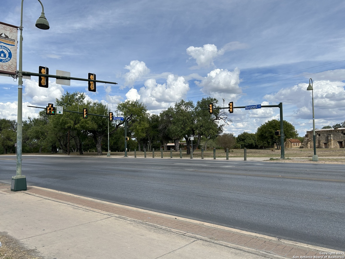 3211 Roosevelt San Antonio TX 78214