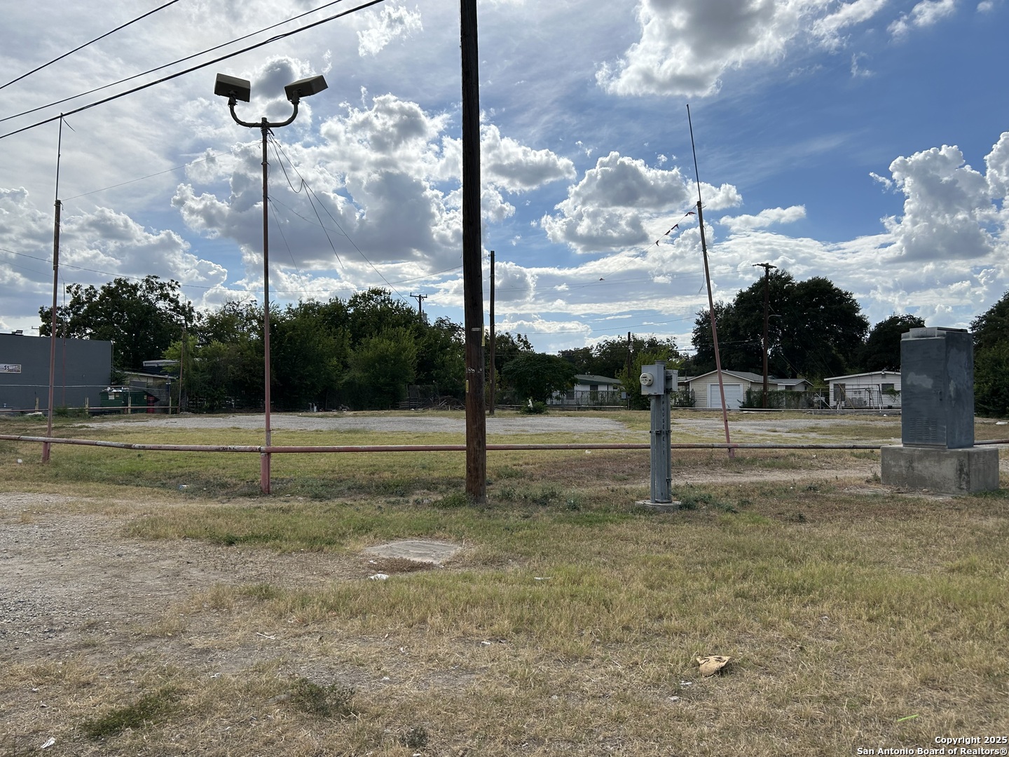 3211 Roosevelt San Antonio TX 78214