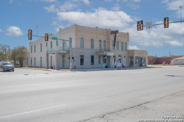 1101 19th Street Hondo TX 78861