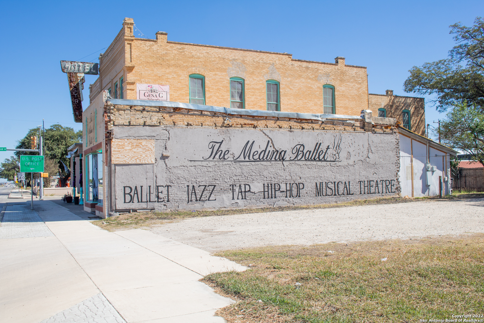 1101 19th Street Hondo TX 78861